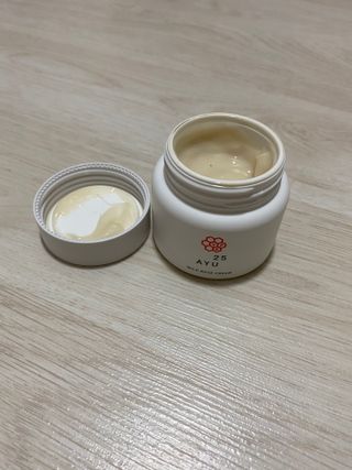 AYU25[아유트웬티파이브]다마스크로즈워터 베이스 천연 수분 촉촉 크림 — 2점을 준 리뷰어가 2021년 4월 올린 사용 사진