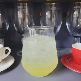 몽베스트 Montbest with Sparkling water Lemon OR Lime 20병(랜덤) — 5점을 준 리뷰어가 2022년 8월 올린 사용 사진