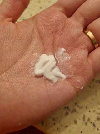 [닥터문] 프리미엄 알로에베라 선크림 500ml — 5점을 준 리뷰어가 2022년 7월 올린 사용 사진