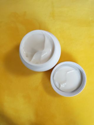 AYU25[아유트웬티파이브]다마스크로즈워터 베이스 천연 수분 촉촉 크림 — 4점을 준 리뷰어가 2021년 5월 올린 사용 사진