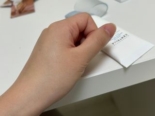 [스킨1004] 마다가스카르 센텔라 히알루-시카 워터핏 선세럼 50ml — 5점을 준 리뷰어가 2024년 5월 올린 사용 사진