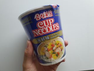NISSIN 닛신 컵누들  4종 - 씨푸드오리지날, 씨푸드 스파이시, 씨푸드 커리, 씨푸드 XO소스 — 2점을 준 리뷰어가 2022년 4월 올린 사용 사진