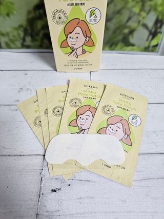 세뚜아(Cettua) 세뚜아 스티키 포어 패치 Cettua Sticky Pore Patch — 5점을 준 리뷰어가 2023년 8월 올린 사용 사진