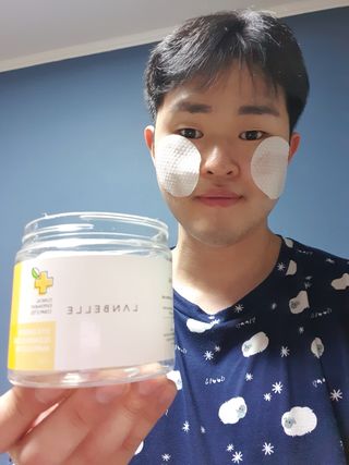 랑벨 비타 에너지 잡티 앰플 패드 65매 (투명하고 밝은 얼굴 광채패드) — 4점을 준 리뷰어가 2022년 6월 올린 사용 사진