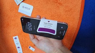 아클리브 Premium 항균 항바이러스 액정 보호필름(iPhone) — 5점을 준 리뷰어가 2022년 10월 올린 사용 사진