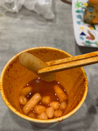 유비쿡 컵떡볶이 매운컵떡볶이2개/ 짜장컵떡볶이 2개  총 4개세트 — 4.5점을 준 리뷰어가 2021년 2월 올린 사용 사진