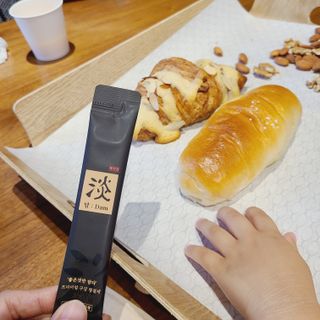 담소은 자극없는 무알콜 휴대용 한방가글 스틱 가글담 — 5점을 준 리뷰어가 2022년 8월 올린 사용 사진