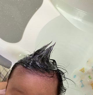 mom e 맘이 내추럴 베이비 케어 샴푸앤바스+로션 — 3점을 준 리뷰어가 2021년 1월 올린 사용 사진