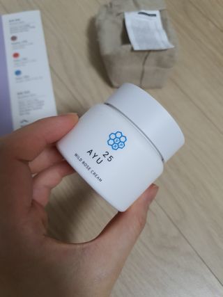 AYU25[아유트웬티파이브]다마스크로즈워터 베이스 천연 수분 촉촉 크림 — 5점을 준 리뷰어가 2021년 2월 올린 사용 사진