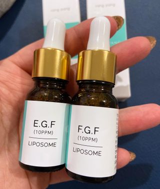 랑팡 EGF+FGF 10ppm 리포좀 앰플 원액 10ml — 5점을 준 리뷰어가 2021년 11월 올린 사용 사진
