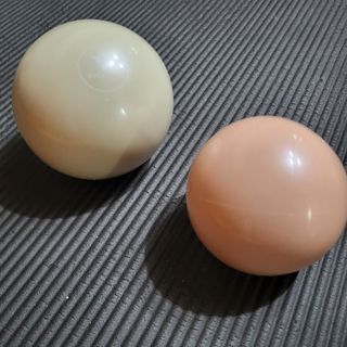 트라택 쿠셔닝 웨이트볼 0.5kg + 1kg SET — 5점을 준 리뷰어가 2022년 6월 올린 사용 사진