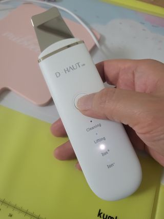 디하우트 랩 4 in 1 갈바닉 아쿠아 워터 필링기 스킨스크러버 — 5점을 준 리뷰어가 2021년 11월 올린 사용 사진