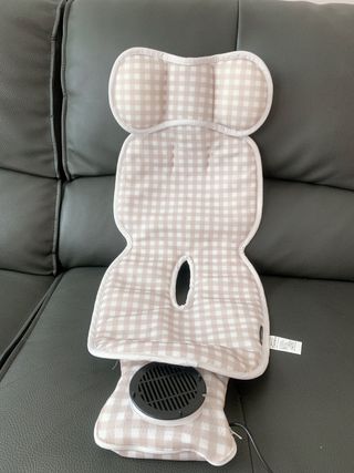 베베누보 윈디 통풍 쿨시트 유모차 카시트 2in1 라이너 — 5점을 준 리뷰어가 2021년 7월 올린 사용 사진