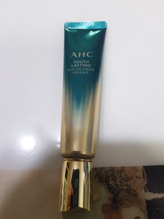 [NEW 탄력유턴 아이크림] AHC 유스 래스팅 리얼 아이크림 포 페이스 — 5점을 준 리뷰어가 2021년 1월 올린 사용 사진