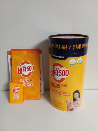광동생활건강 [광동] 제니비타민C 비타500데일리스틱 180포+제니등신대+제니스티커 — 5점을 준 리뷰어가 2021년 12월 올린 사용 사진