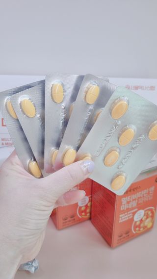 서울약사신협_내몸애발란스멀티비타민앤미네랄파워업_800mg x 90정 — 5점을 준 리뷰어가 2021년 8월 올린 사용 사진