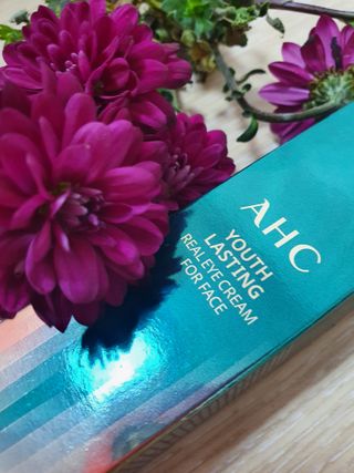 [NEW 탄력유턴 아이크림] AHC 유스 래스팅 리얼 아이크림 포 페이스 — 5점을 준 리뷰어가 2021년 2월 올린 사용 사진