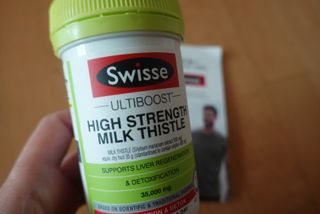 Swisse 스위스 고함량 밀크씨슬 35,000mg 60정 — 5점을 준 리뷰어가 2021년 11월 올린 사용 사진