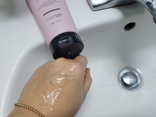 오투에니원 인컨보 바디 퍼퓸 샤워 젤 200ml — 4점을 준 리뷰어가 2023년 2월 올린 사용 사진