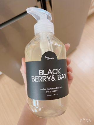 빅그린 니치 퍼퓸 바이옴바디워시 500ml(상탈, 블랙베리&베이, 블랑쉐 3종 중 택1) — 5점을 준 리뷰어가 2022년 8월 올린 사용 사진