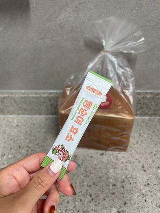 아이비웰니스 빵순이 효소 키위맛 7포 + 석류맛 7포 (총 14포, 2주분) — 5점을 준 리뷰어가 2022년 10월 올린 사용 사진