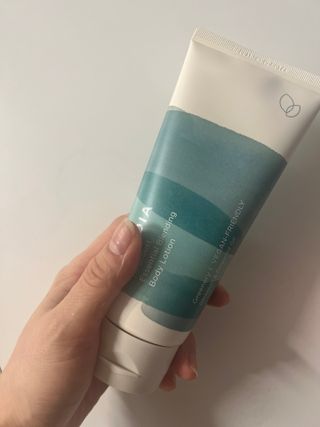 [후르디아] 올리브영 저자극 비건바디로션 — 4점을 준 리뷰어가 2023년 3월 올린 사용 사진