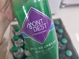 몽베스트 Montbest with Sparkling water Plain 20병 — 5점을 준 리뷰어가 2021년 10월 올린 사용 사진