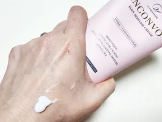 오투에니원 인컨보 바디 퍼퓸 크림 200ml — 5점을 준 리뷰어가 2022년 12월 올린 사용 사진