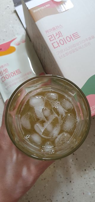 [경남제약헬스케어] 케어플러스 리셋 다이어트 청포도맛 100ml X 5포 (5일분) — 5점을 준 리뷰어가 2023년 4월 올린 사용 사진