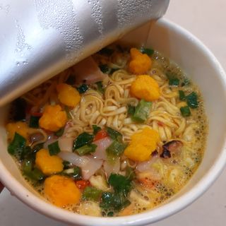 NISSIN 닛신 컵누들  4종 - 씨푸드오리지날, 씨푸드 스파이시, 씨푸드 커리, 씨푸드 XO소스 — 5점을 준 리뷰어가 2022년 4월 올린 사용 사진