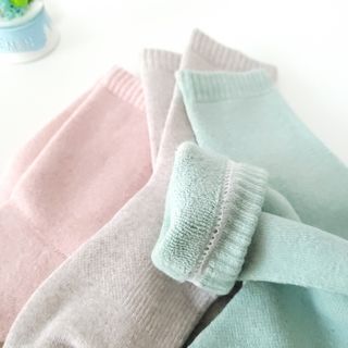 [사이즈가 있는 양말 필로이]여자 순면 통파일 꿀잠 수면 양말【 S, M, L 】3가지 사이즈_컬러 랜덤 3족 — 5점을 준 리뷰어가 2022년 10월 올린 사용 사진
