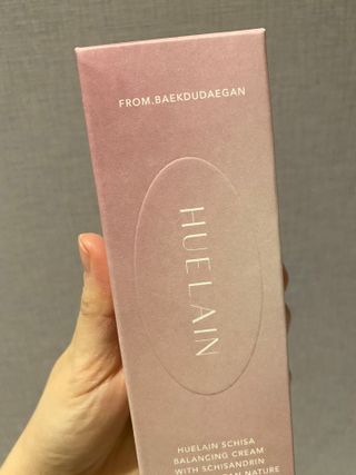 [휴랑] 오미자 2,000알로 피부 생기를 채워주는 밸런싱 크림 — 5점을 준 리뷰어가 2021년 11월 올린 사용 사진