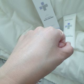 바노바기 코스메틱 바노바기 밀크씨슬 리페어 시카 선스크린 플러스 50ml — 5점을 준 리뷰어가 2023년 1월 올린 사용 사진