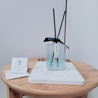 디어포레스트 쁘띠 플라워 디퓨저 시리즈 — 5점을 준 리뷰어가 2022년 8월 올린 사용 사진