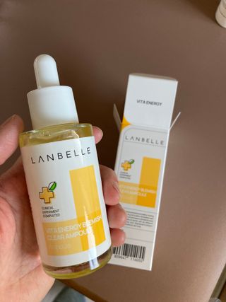 랑벨 비타 에너지 잡티 앰플 50ml 고농축 비타민, 저자극, 수분 촉촉, 미백 앰플 — 4점을 준 리뷰어가 2022년 4월 올린 사용 사진