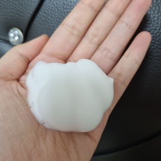 에프에이치아이코리아 노쿠아 물없이 감는 올인원 드라이 노워시 샴푸 폼클렌저 200ml — 5점을 준 리뷰어가 2021년 5월 올린 사용 사진
