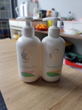 mom e 맘이 내추럴 베이비 케어 샴푸앤바스+로션 — 4점을 준 리뷰어가 2021년 1월 올린 사용 사진