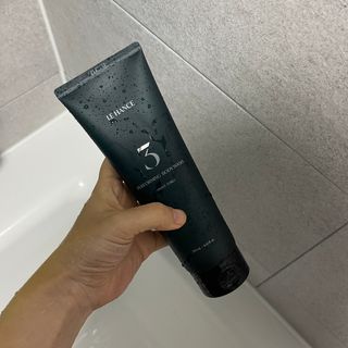 르핸스 퍼포밍 3 바디워시 비반트포렛/베티버포그 — 5점을 준 리뷰어가 2023년 2월 올린 사용 사진