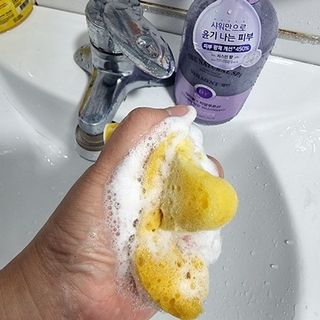 벨먼 내추럴스파 수분광채 스크럽 바디워시 600ml 5종 — 5점을 준 리뷰어가 2022년 5월 올린 사용 사진