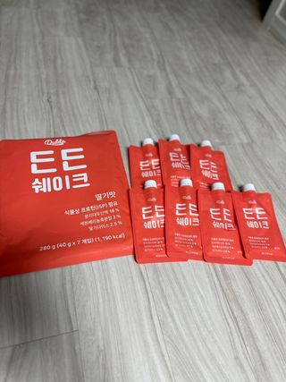 [덜다] 든든 식물성 단백질 쉐이크 40g X 7입 (곡물/딸기) — 5점을 준 리뷰어가 2023년 8월 올린 사용 사진