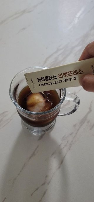 [경남제약헬스케어] 케어플러스 다이어트 리셋프레소 (30ml X 10포) 1개 — 5점을 준 리뷰어가 2024년 9월 올린 사용 사진