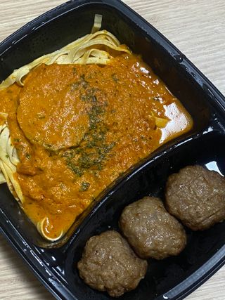 직탁 식단관리 3종 도시락 (두부 라자냐 라구빠에야, 두부로제 미트볼파스타, 닭탕수 직화 짜장 두부면) — 5점을 준 리뷰어가 2022년 7월 올린 사용 사진