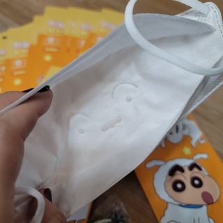 [숨그림]  덴탈마스크 짱구 우리아이 그리고 내가 쓰는 믿을수있는 케릭터 마스크  16종 — 5점을 준 리뷰어가 2021년 11월 올린 사용 사진