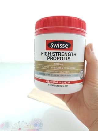 Swisse 스위스 고함량 프로폴리스 2,000mg 210정 — 5점을 준 리뷰어가 2021년 4월 올린 사용 사진