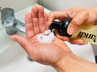 헤어플러스 콴디 아침세안제 폼클렌징 퓨어 어니스티 모닝클렌저 — 5점을 준 리뷰어가 2021년 7월 올린 사용 사진