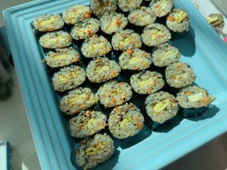 해풀잎 누구나 김밥*1ea [(혼합야채 35g *1ea,  김밥김 (5g, 5ea),  양념간장 (6g, 5ea), 참기름(5g, 2ea)] — 5점을 준 리뷰어가 2022년 11월 올린 사용 사진