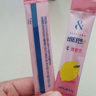 비타앤C 레몬맛, 망고맛 — 5점을 준 리뷰어가 2021년 4월 올린 사용 사진