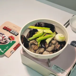 [푸딩팩토리] 바지락홍합탕 500g / 얼큰바지락홍합탕 590g — 5점을 준 리뷰어가 2022년 10월 올린 사용 사진