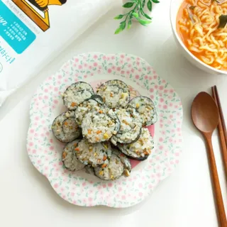 해풀잎 누구나 김밥*1ea [(혼합야채 35g *1ea,  김밥김 (5g, 5ea),  양념간장 (6g, 5ea), 참기름(5g, 2ea)] — 5점을 준 리뷰어가 2022년 10월 올린 사용 사진