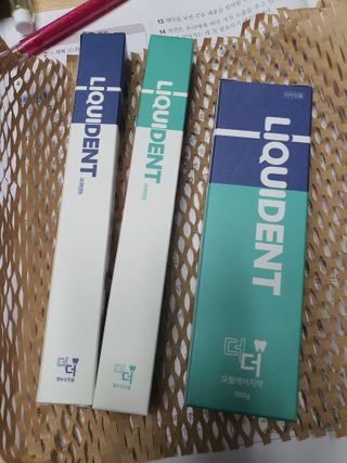 리퀴덴트 오랄케어 온가족용 리퀴덴트 더더 오랄케어 무불소 치약 + 임상시험완료 이중 미세 엠보싱 칫솔 올데이세트 — 4점을 준 리뷰어가 2021년 1월 올린 사용 사진